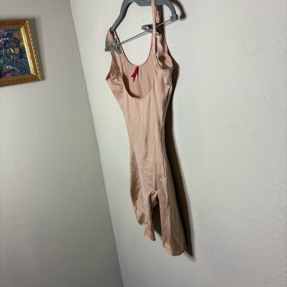 SPANX Light Tan Shapewear Bodysuit Size Medium - Picture 2 of 6